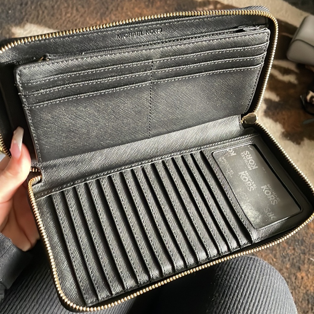 MK Wallet - Picture 2 of 3